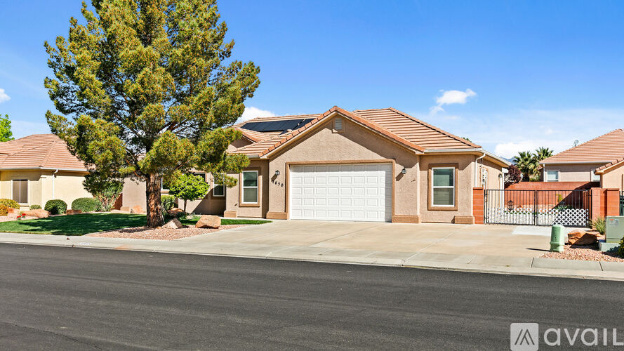 2650 W 240 N 3 Beds Single Family Home for Rent - Photo gallery 1