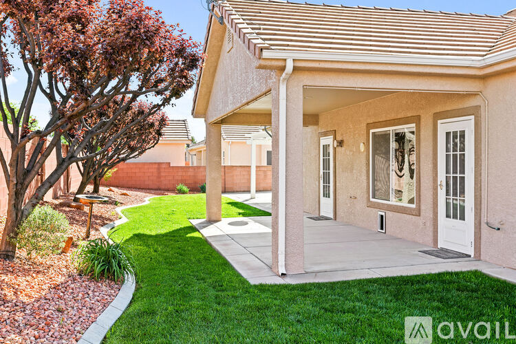 2650 W 240 N 3 Beds Single Family Home for Rent - Photo gallery 2