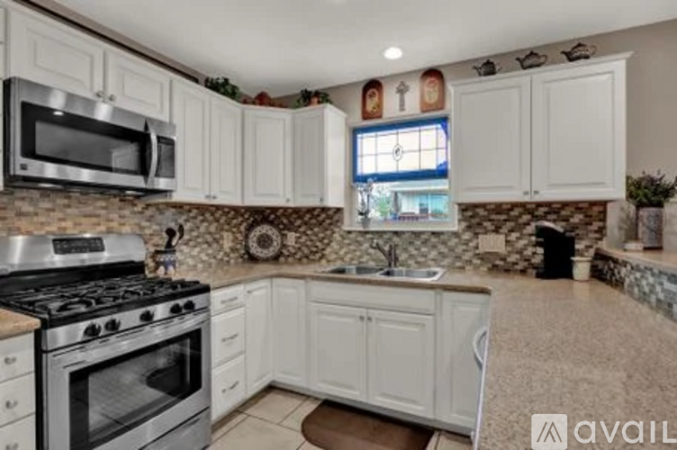 712 Englemann Oak Dr 3 Beds Single Family Home for Rent - Photo gallery 4