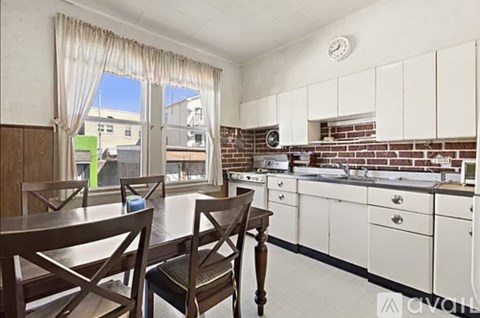 118 Poplar Street 3 Beds Apartment for Rent