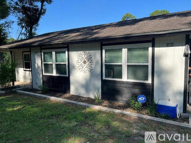 1572 Patrick Avenue 2 Beds Apartment for Rent - Photo gallery 2