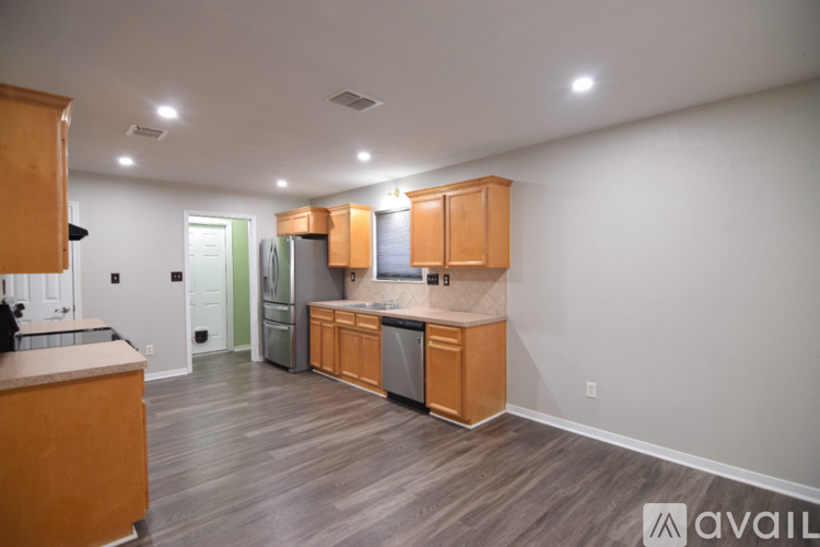 4202 Capri Dr 4 Beds Single Family Home for Rent - Photo gallery 5