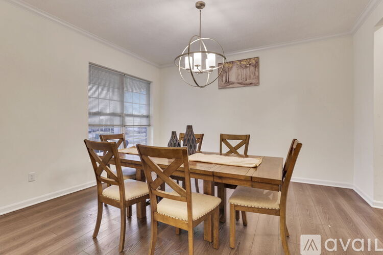 694 Dewmar Drive 5 Beds Single Family Home for Rent - Photo gallery 4