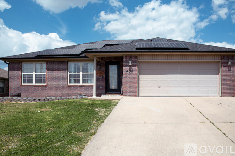 402 Lion Drive North 3 Beds Single Family Home for Rent - Photo gallery 1
