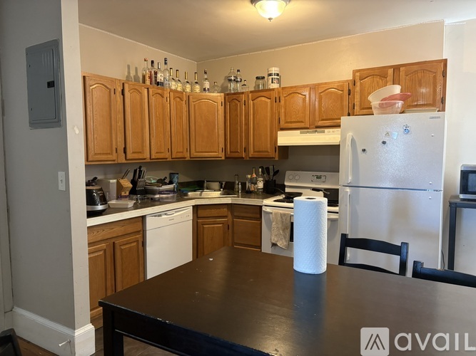 1056 Commonwealth Avenue 4 Beds Apartment for Rent - Photo gallery 2