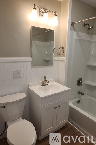43 North Roys Avenue 3 Beds Apartment for Rent