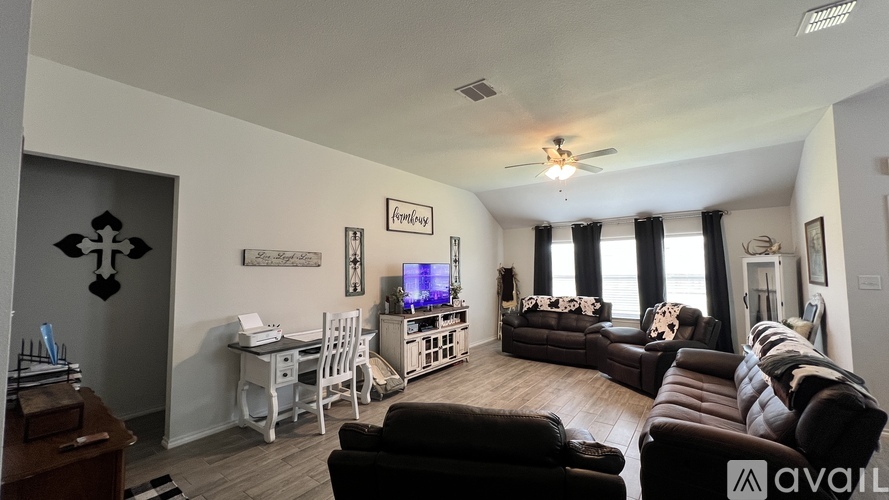 4711 Avion Drive 4 Beds Single Family Home for Rent - Photo gallery 3
