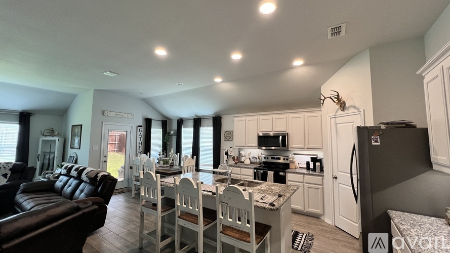 4711 Avion Drive 4 Beds Single Family Home for Rent - Photo gallery 4