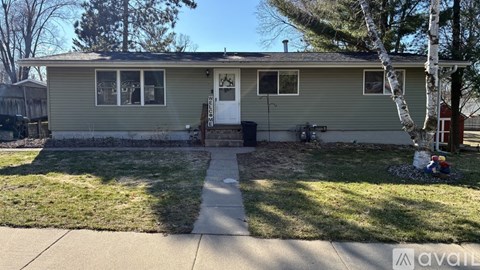 2215 5Th Street East 3 Beds Apartment for Rent