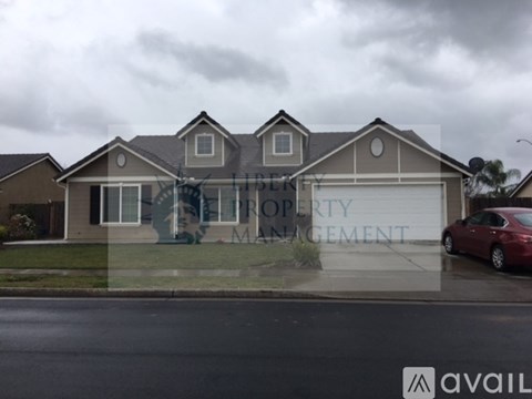 3310 N Douglas Ave 4 Beds Apartment for Rent