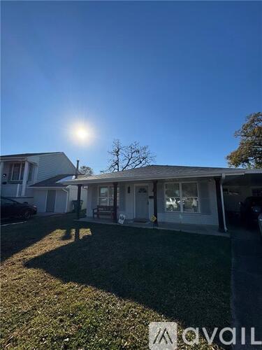 23 Fairlane Drive 3 Beds Single Family Home for Rent - Photo gallery 1