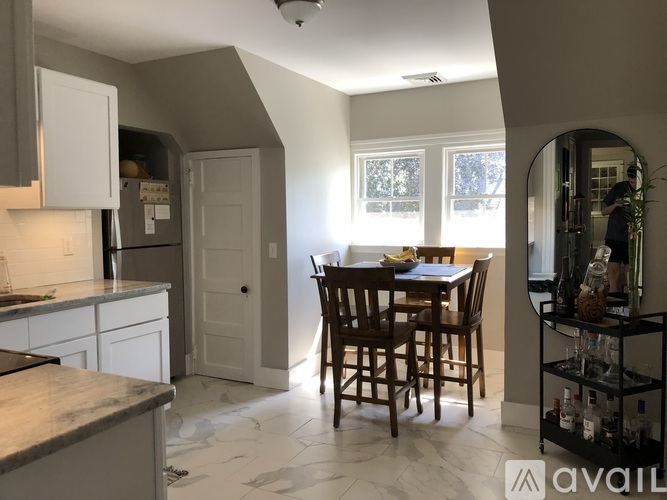 493 Whitney Ave 2 Beds Apartment for Rent - Photo gallery 4