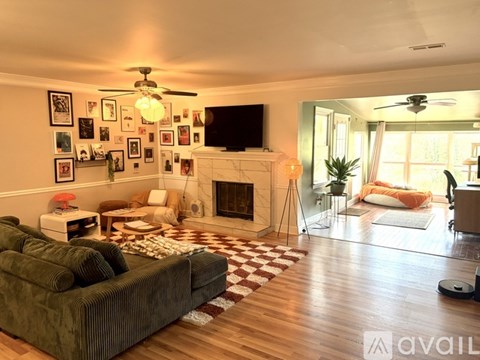 1330 Poplar Pointe 2 Beds Apartment for Rent
