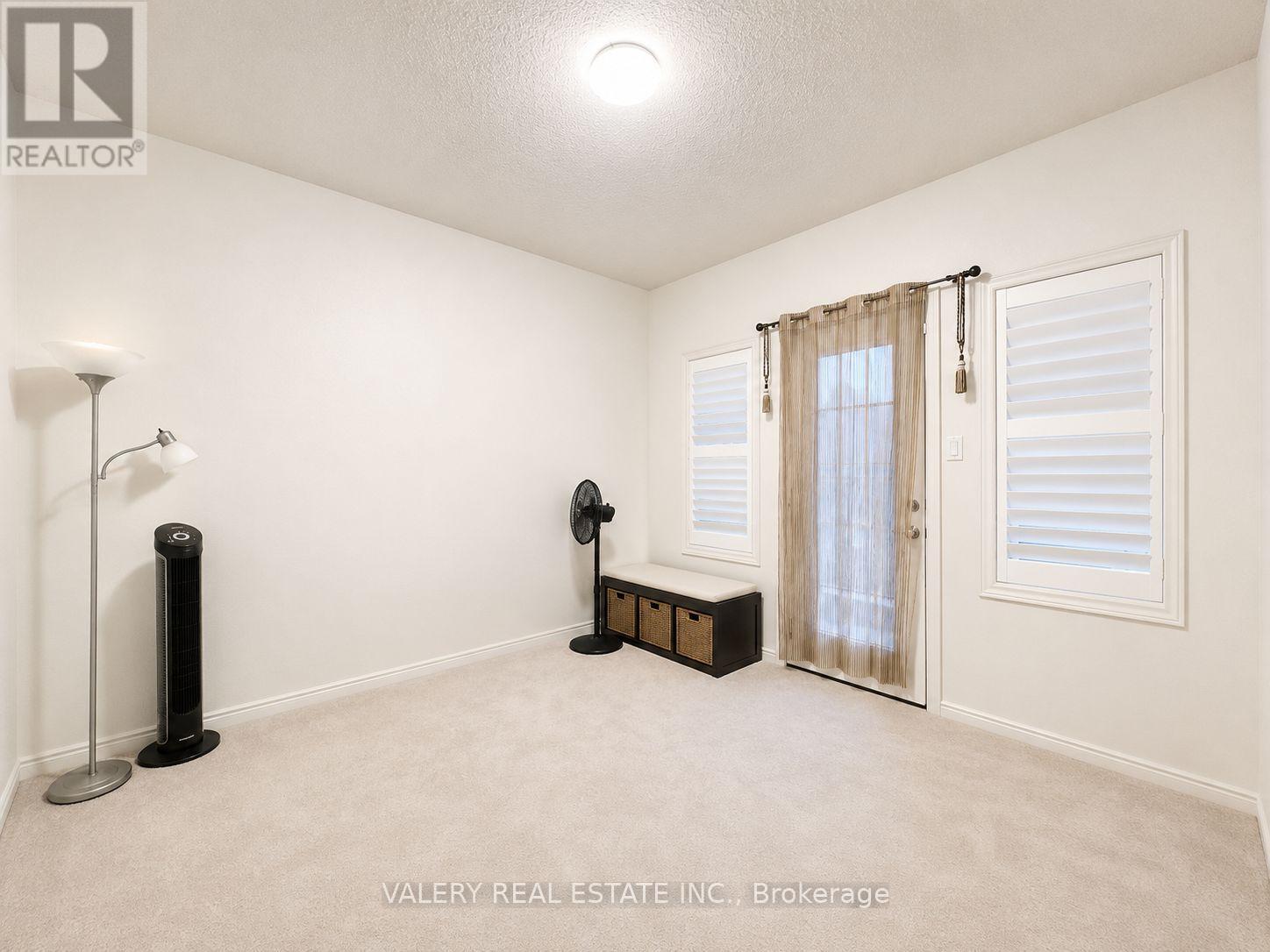 MAIN - 11 O'CONNOR CRESCENT 5 Beds House for Rent - Photo gallery 5