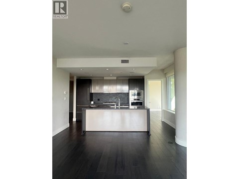 202 866 ARTHUR ERICKSON PLACE 2 Beds Apartment for Rent