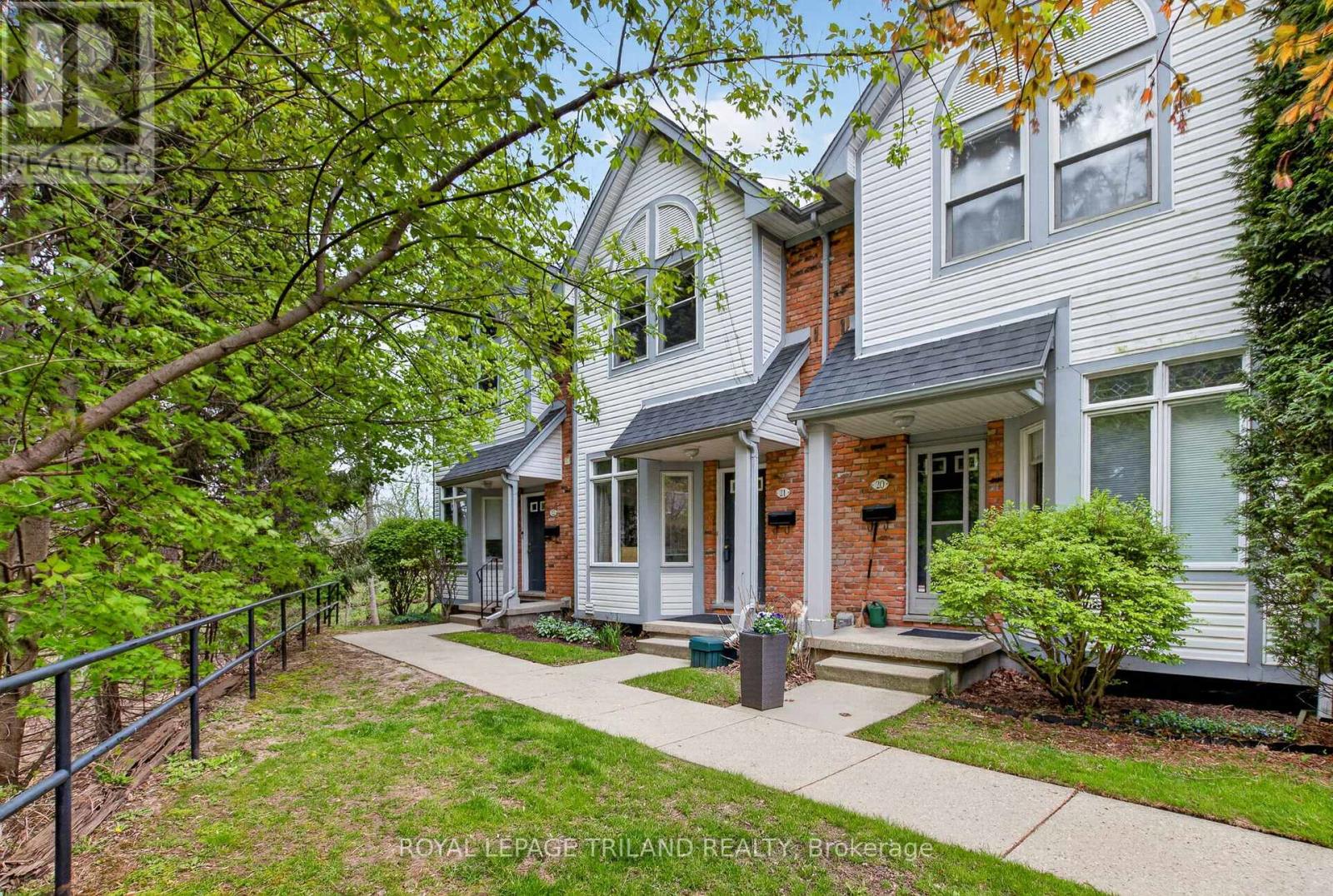 21 - 1415 COMMISSIONERS ROAD W 3 Beds Condo, Home, Townhouse for Rent - Photo gallery 1