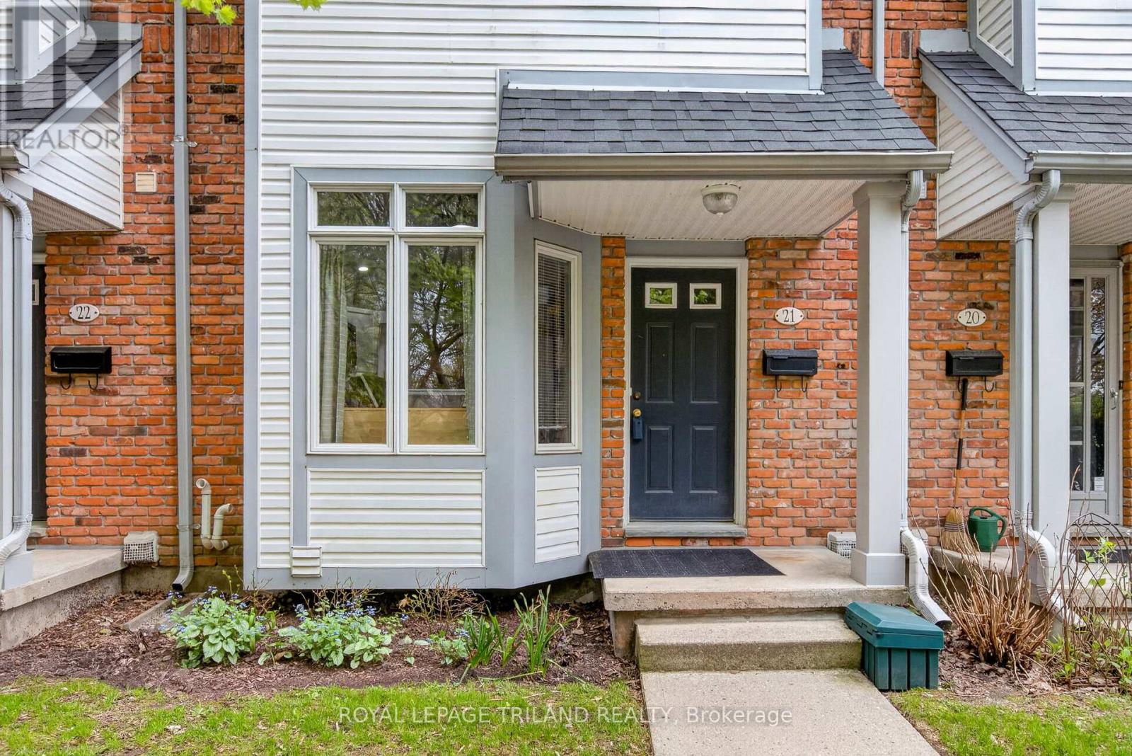21 - 1415 COMMISSIONERS ROAD W 3 Beds Condo, Home, Townhouse for Rent - Photo gallery 2