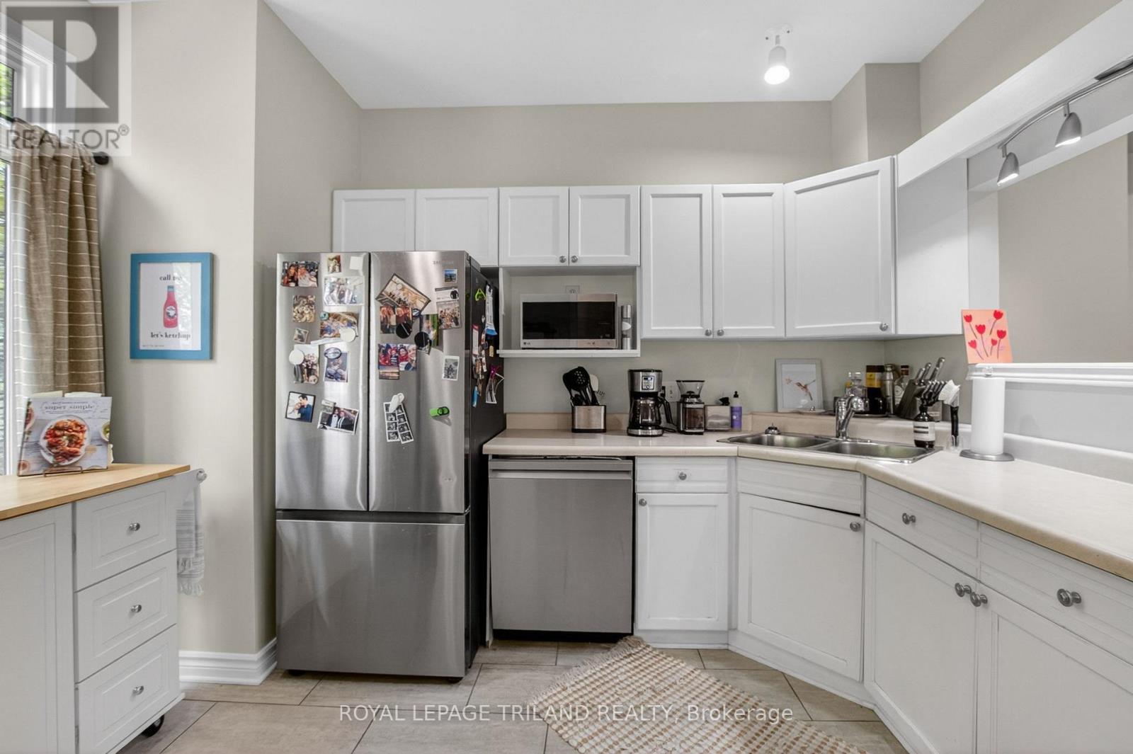21 - 1415 COMMISSIONERS ROAD W 3 Beds Condo, Home, Townhouse for Rent - Photo gallery 5