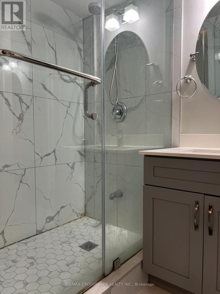 LOWER - 782 CUMMER AVENUE 2 Beds House for Rent - Photo gallery 4