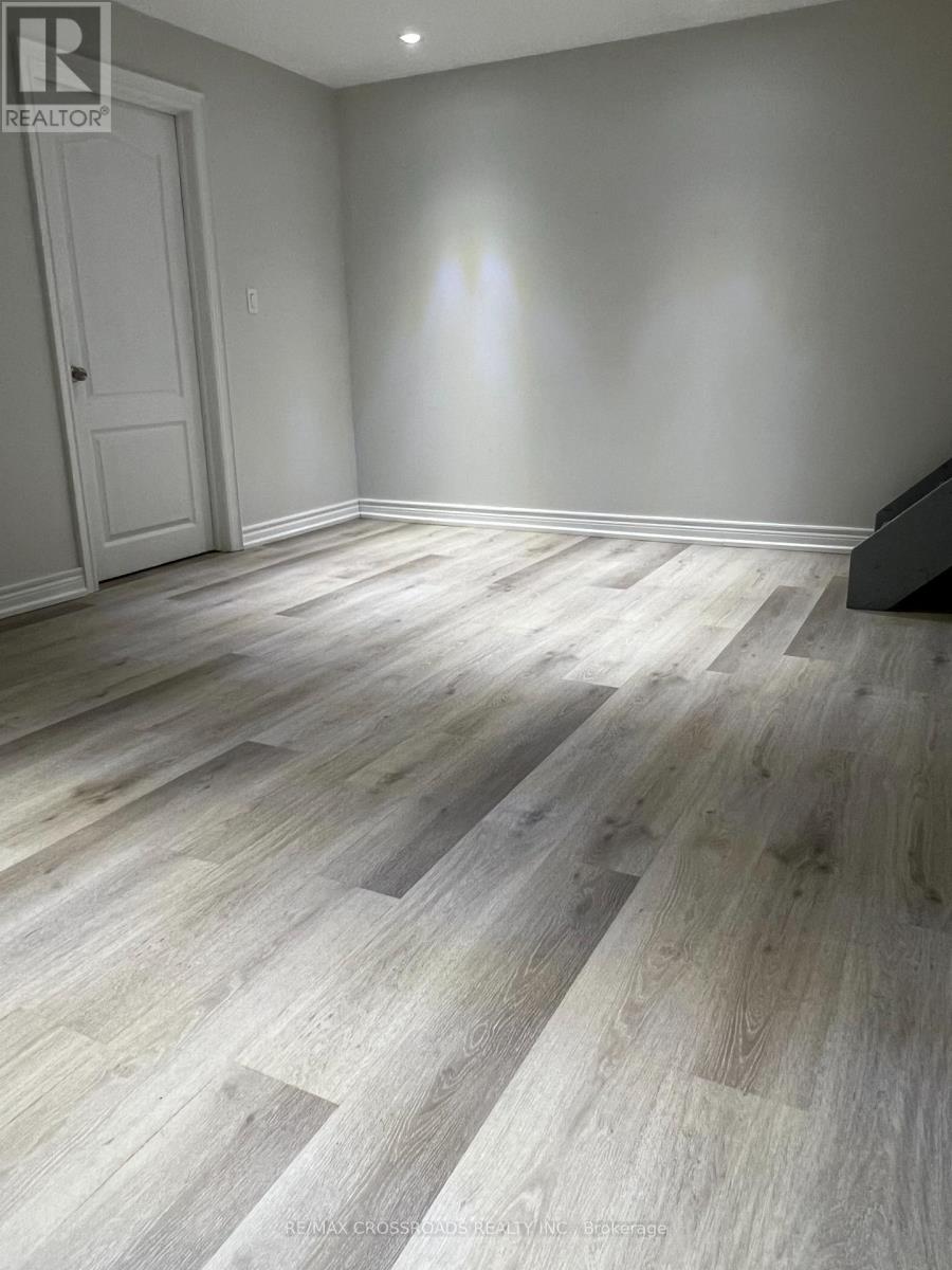 LOWER - 782 CUMMER AVENUE 2 Beds House for Rent - Photo gallery 2