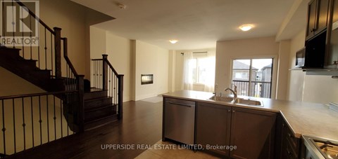 52 VANTAGE LOOP STREET 4 Beds Apartment for Rent