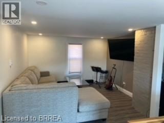 122 NELSON Street Unit# UPPER 2 Beds Apartment for Rent