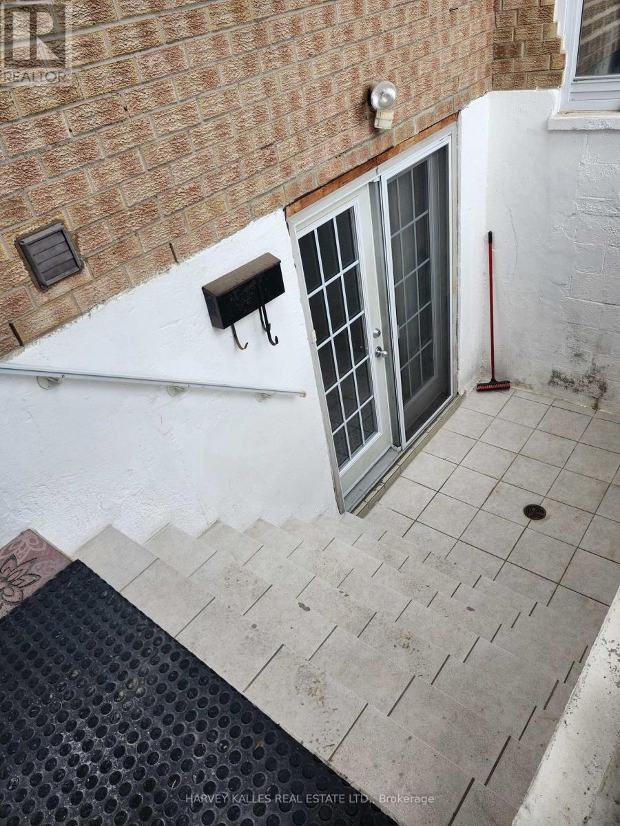 LOWER - 9 SCARLETT DRIVE 2 Beds House for Rent - Photo gallery 2