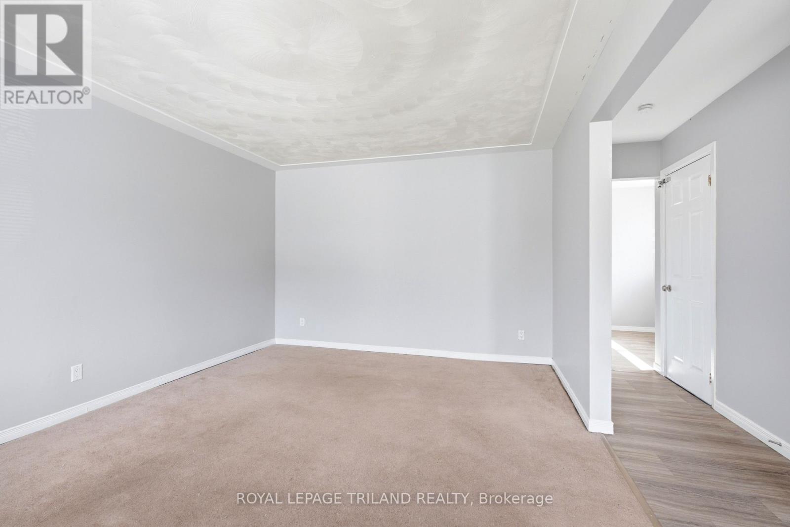 A - 195B CEDARVALE CRESCENT 3 Beds Home, Multifamily, Duplex for Rent - Photo gallery 2