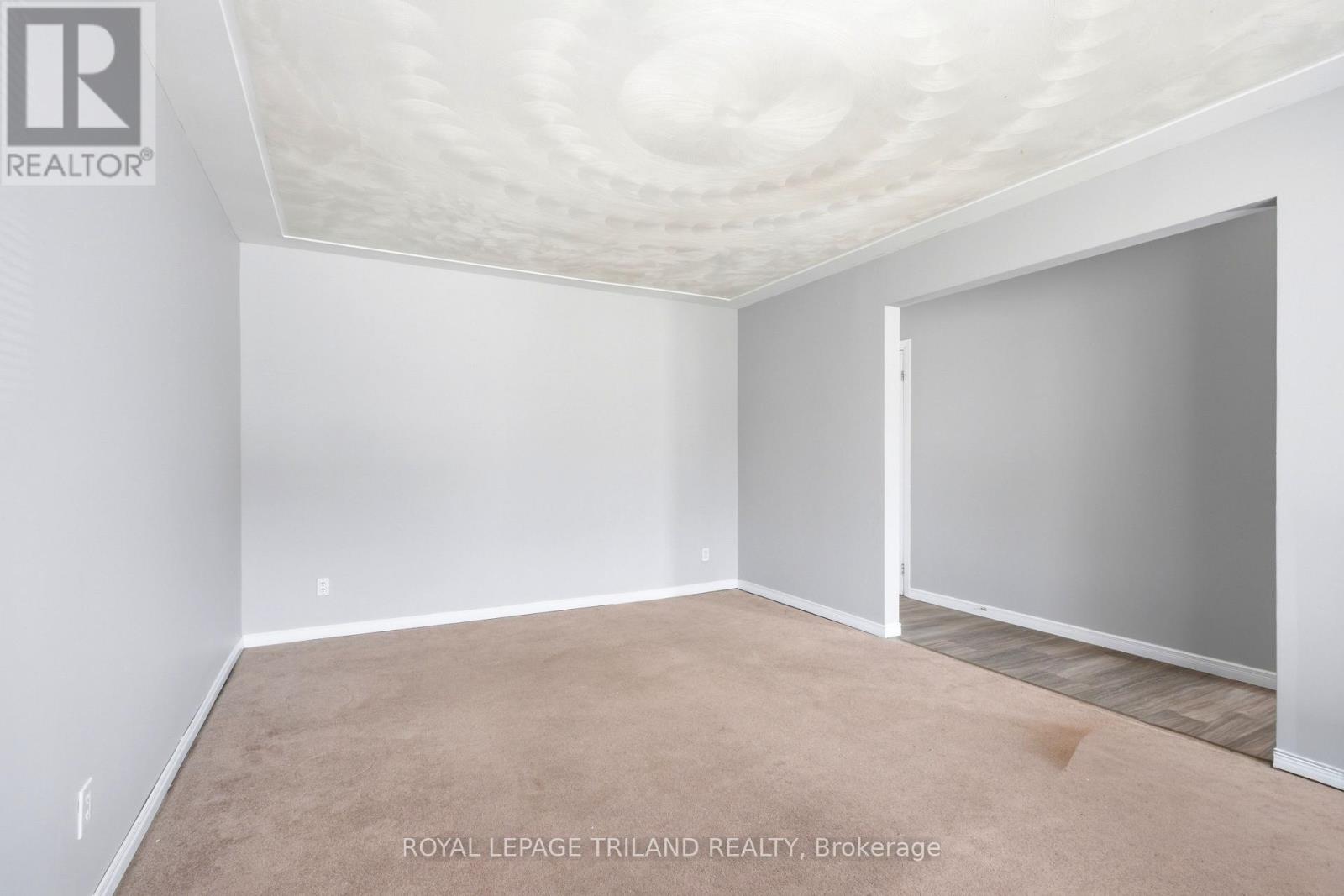 A - 195B CEDARVALE CRESCENT 3 Beds Home, Multifamily, Duplex for Rent - Photo gallery 3