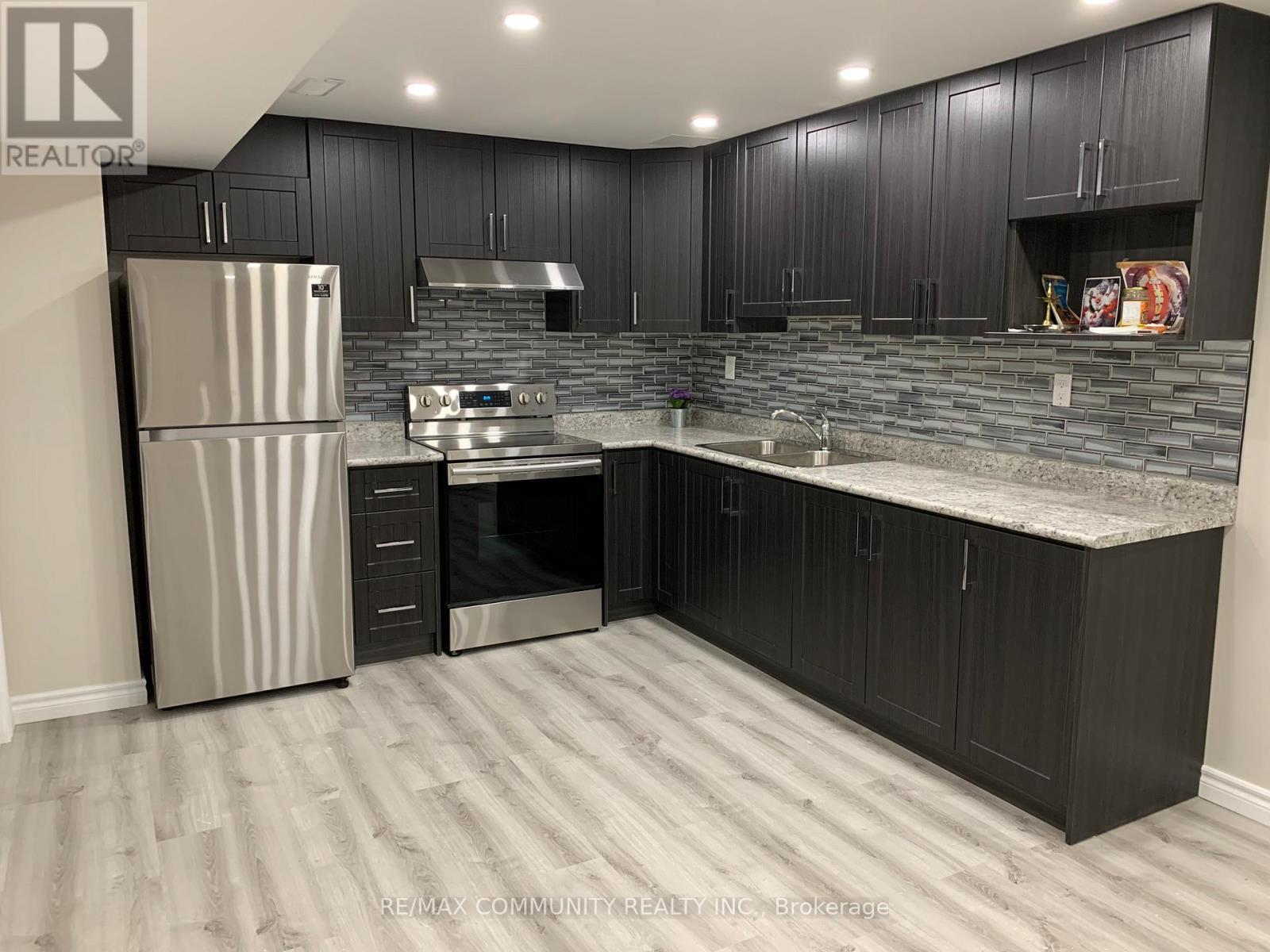 BSMT - 70 CANTWELL CRESCENT 1 House for Rent - Photo gallery 4