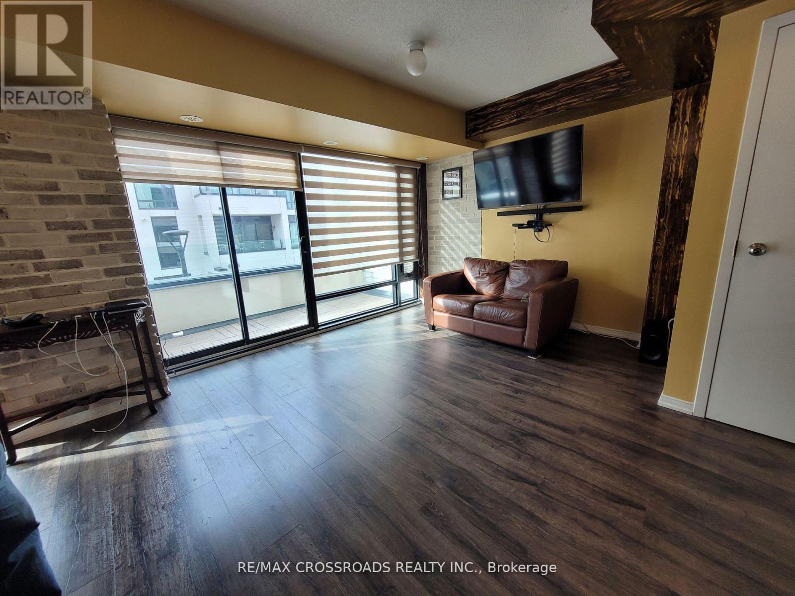 202 - 134 WIDDICOMBE HILL BOULEVARD 2 Beds Condo, Home, Townhouse for Rent - Photo gallery 3