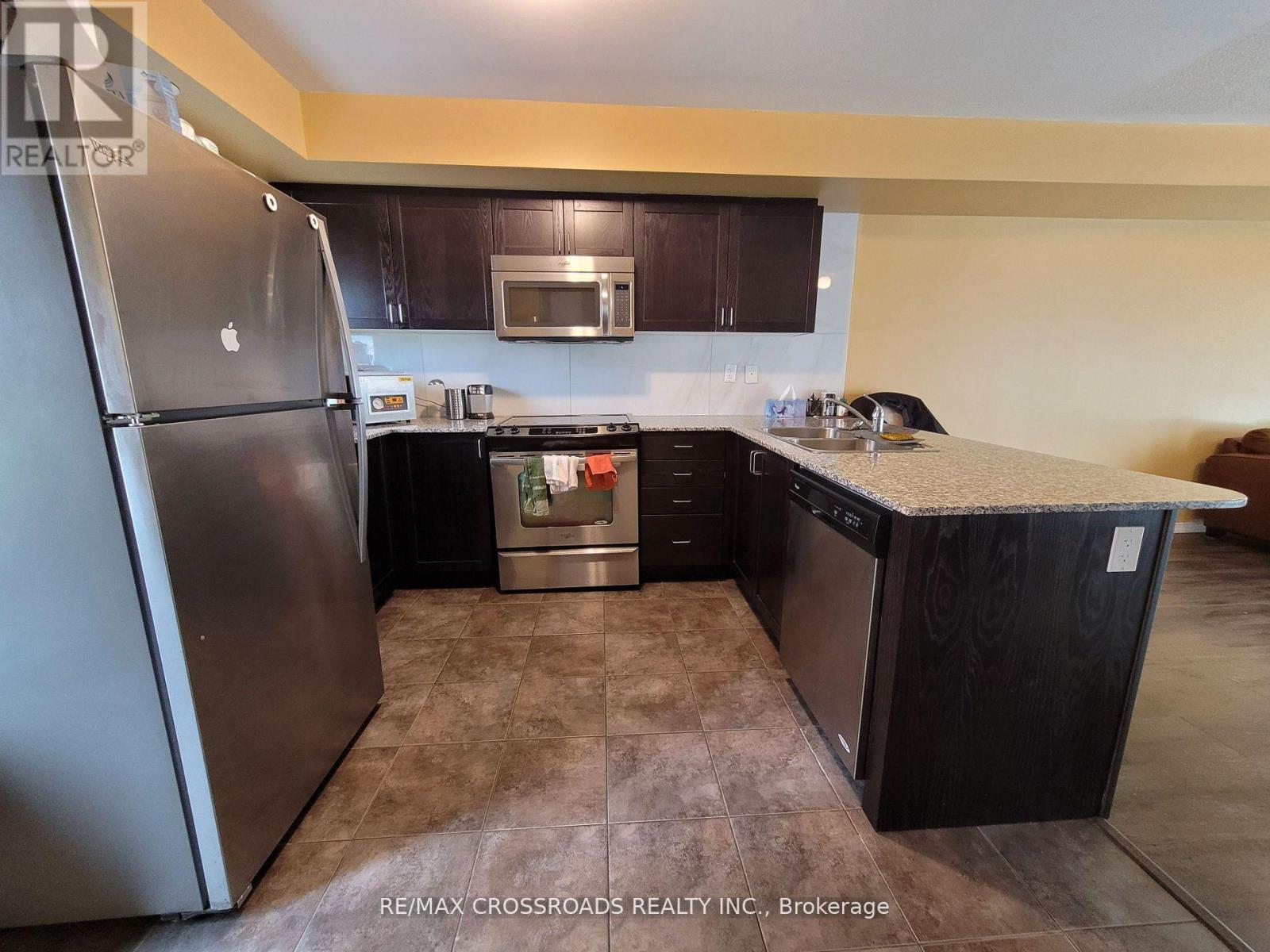 202 - 134 WIDDICOMBE HILL BOULEVARD 2 Beds Condo, Home, Townhouse for Rent - Photo gallery 4
