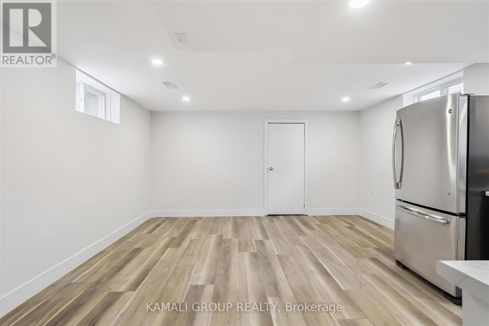 BSMT - 2027 BRAMPTON STREET 1 House for Rent - Photo gallery 5