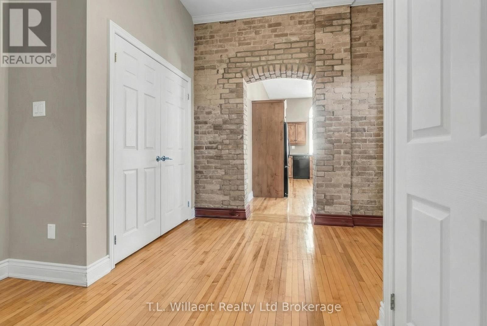 310 - 17 BROCK ST W 1 Home, Multifamily for Rent - Photo gallery 1