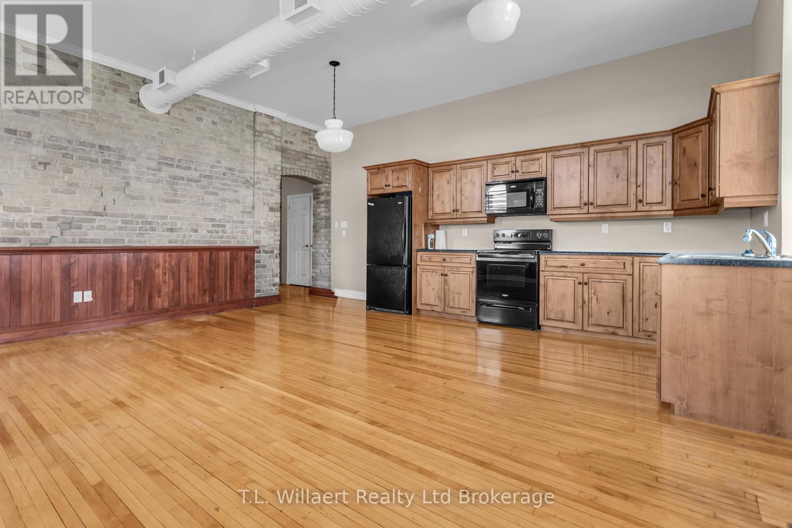 310 - 17 BROCK ST W 1 Home, Multifamily for Rent - Photo gallery 2