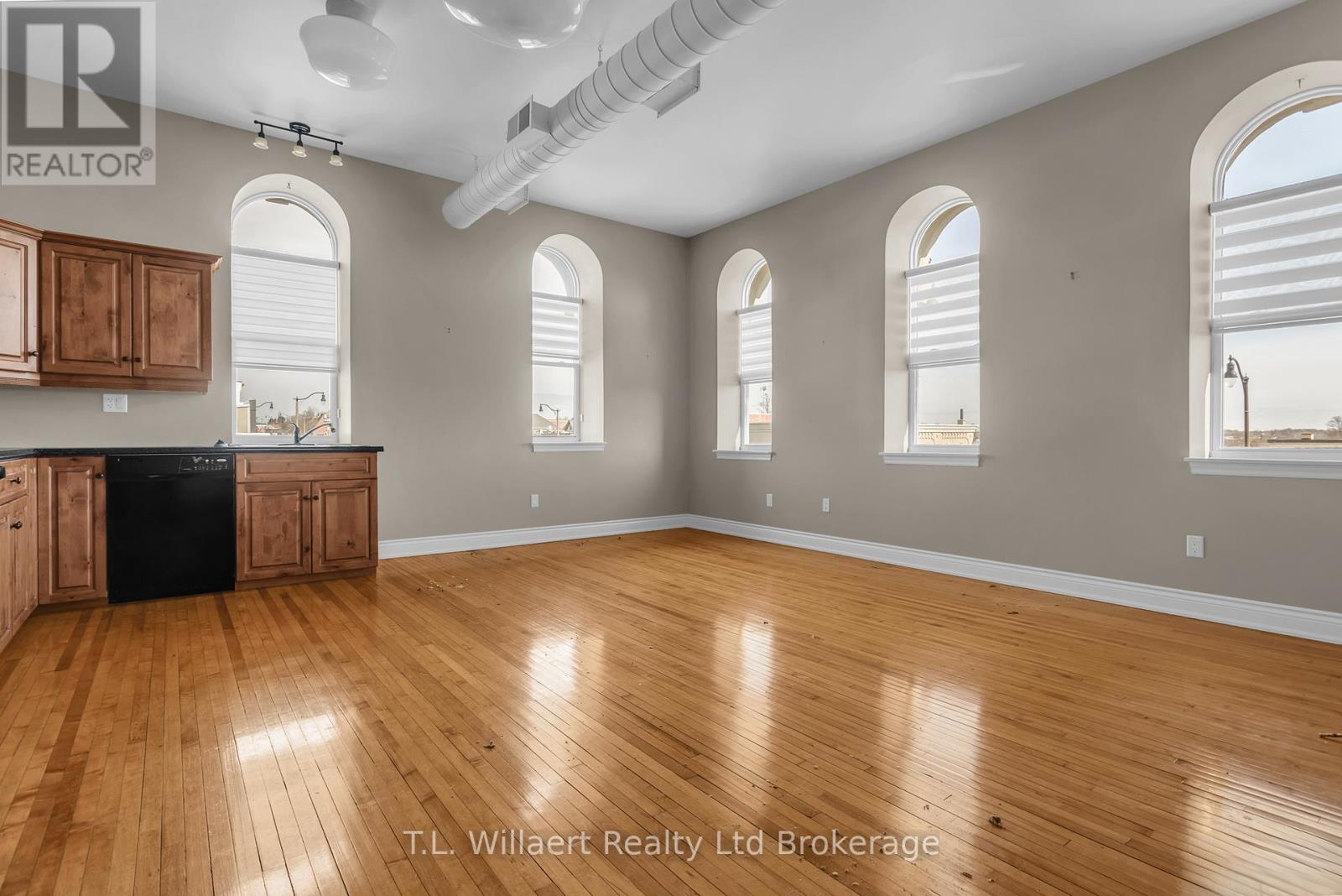 310 - 17 BROCK ST W 1 Home, Multifamily for Rent - Photo gallery 4