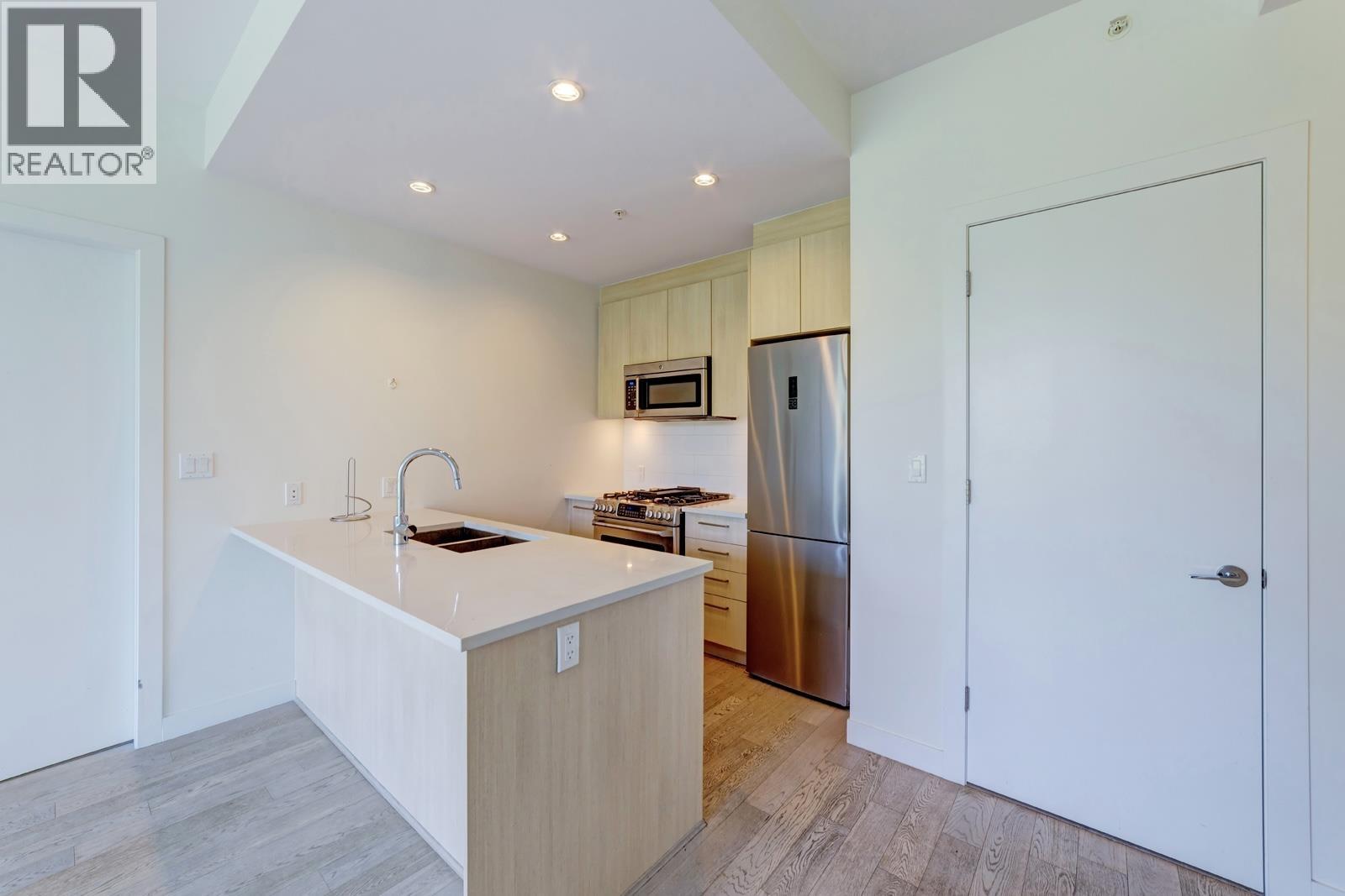 1xx 9060 UNIVERSITY CRESCENT 2 Beds Apartment, Home for Rent - Photo gallery 2