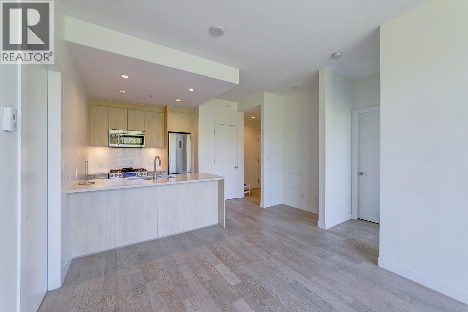 1xx 9060 UNIVERSITY CRESCENT 2 Beds Apartment, Home for Rent - Photo gallery 3