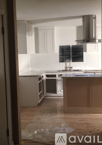 1405 Hillcrest Boulevard 4 Beds Single Family Home for Rent - Photo gallery 4