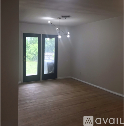1405 Hillcrest Boulevard 4 Beds Single Family Home for Rent - Photo gallery 5