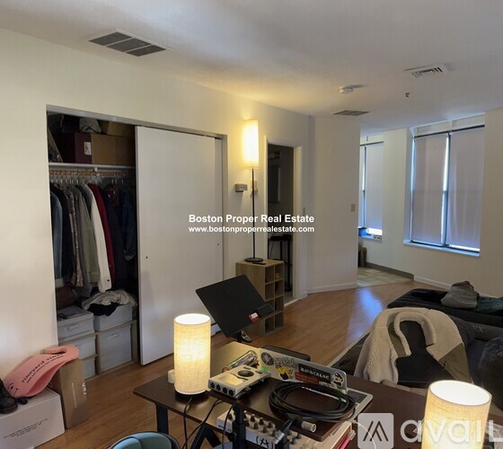 1126 Boylston St Studio Apartment for Rent - Photo gallery 4