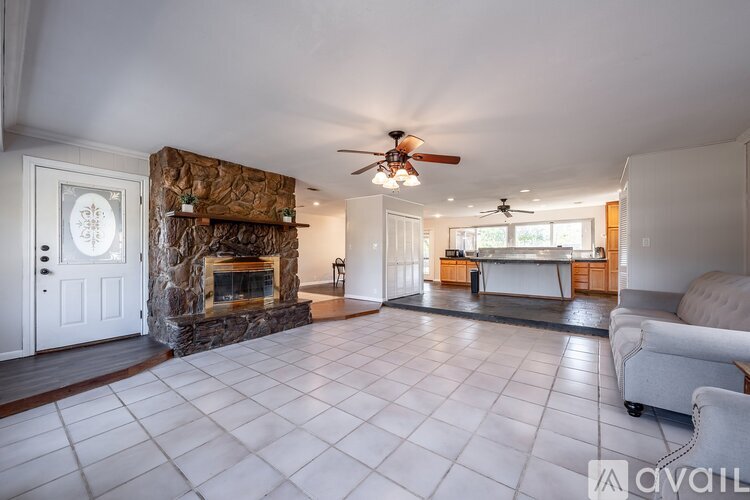 8226 County Road 219 3 Beds Single Family Home for Rent - Photo gallery 5
