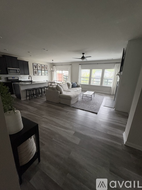 1913 Azure Grove Ct 3 Beds Single Family Home for Rent - Photo gallery 4
