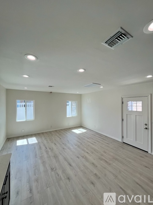 9525 Riverview Avenue 2 Beds Single Family Home for Rent - Photo gallery 2