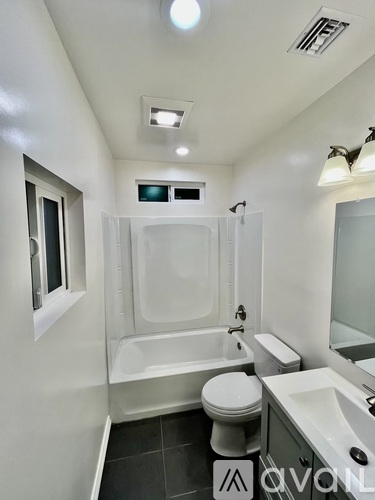 9525 Riverview Avenue 2 Beds Single Family Home for Rent - Photo gallery 4