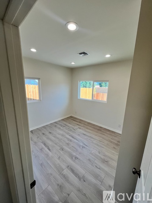 9525 Riverview Avenue 2 Beds Single Family Home for Rent - Photo gallery 5