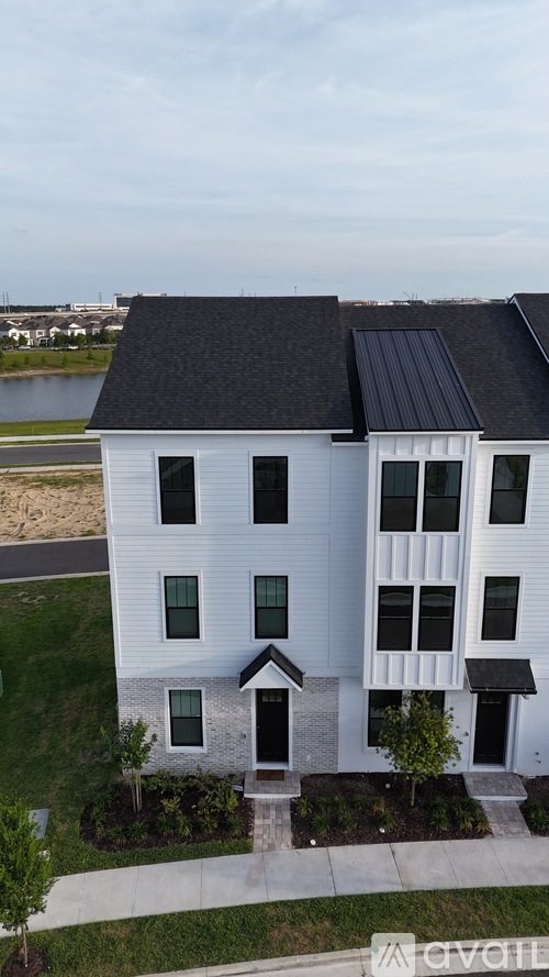 15064 Grove Lake Drive 4 Beds Townhouse for Rent - Photo gallery 3