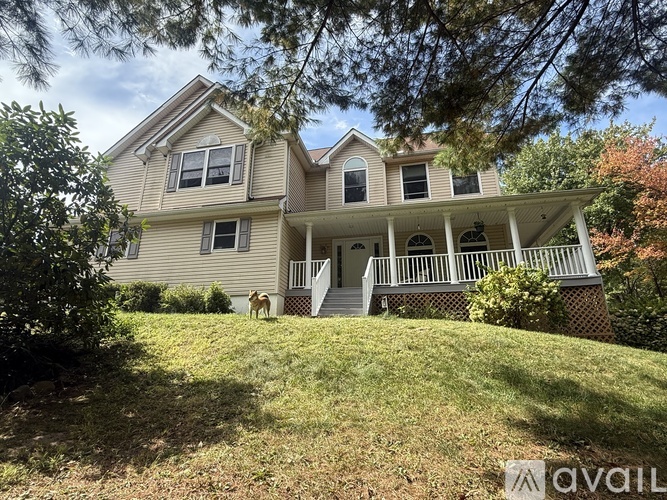 114 Skyview Circle 4 Beds Single Family Home for Rent - Photo gallery 1