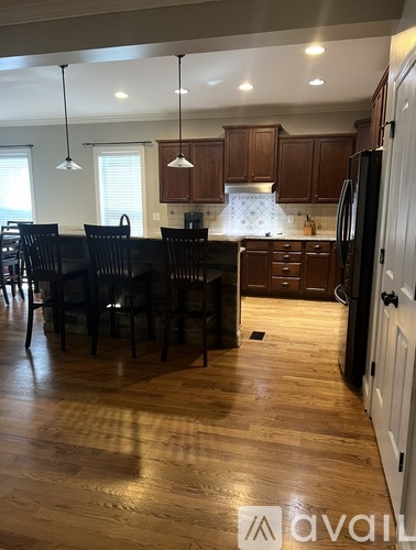 704 Micahs Way N 5 Beds Single Family Home for Rent - Photo gallery 2