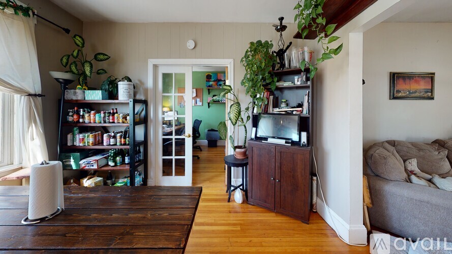 70 Larch St 5 Beds Single Family Home for Rent - Photo gallery 4